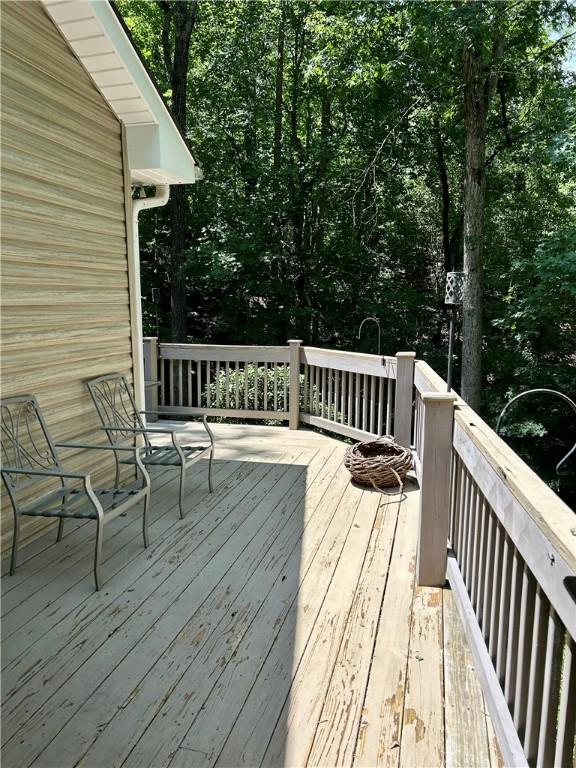 105 Eagle Ct, Westminster, SC 29693 - view of deck