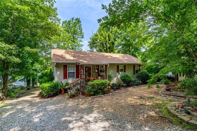 79 Blue Heron Cv, Abbeville, SC 29620 - ranch-style house featuring covered porch