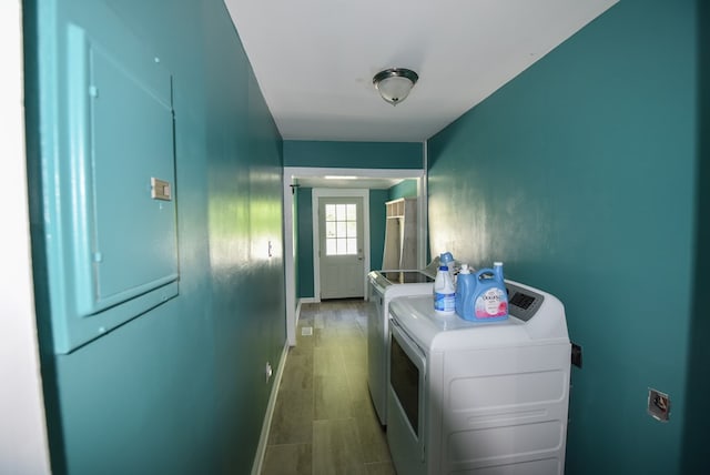 102 Langely St, Abbeville, SC 29620 - washroom featuring washer and clothes dryer and baseboards