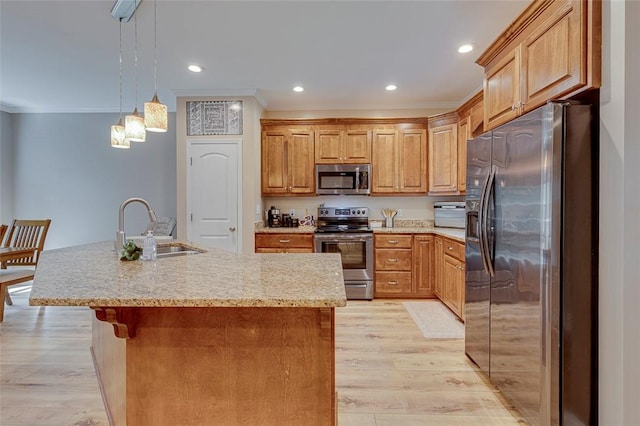 5120 Sunset Rdg, Easley, SC 29642 - kitchen with stainless steel appliances, crown molding, light wood finished floors, recessed lighting, and an island with sink
