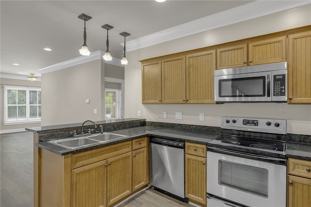 101 W Ln Unit 1117, Clemson, SC 29631 - kitchen featuring appliances with stainless steel finishes, a peninsula, crown molding, pendant lighting, and recessed lighting