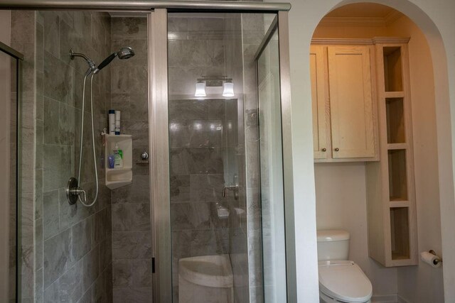 190 Edward Ln, Walhalla, SC 29691 - full bathroom featuring a shower stall and crown molding