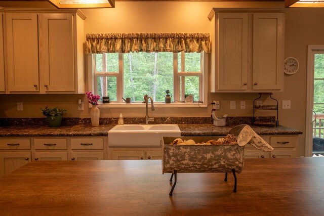 190 Edward Ln, Walhalla, SC 29691 - kitchen featuring a sink