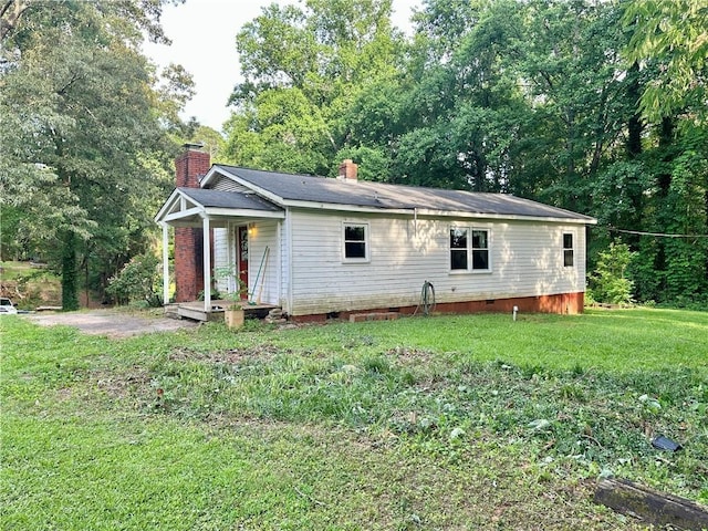 114 Bonnie Brae Ln, Walhalla, SC 29691 - ranch-style home featuring a chimney and a front lawn