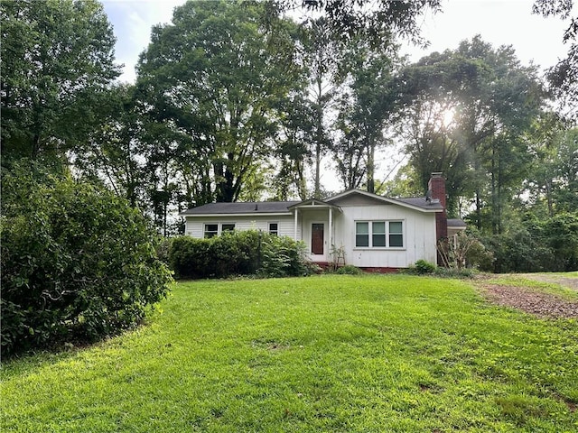 114 Bonnie Brae Ln, Walhalla, SC 29691 - single story home with a front lawn and a chimney