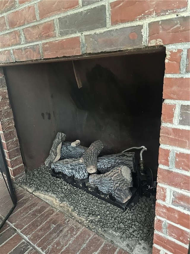 114 Bonnie Brae Ln, Walhalla, SC 29691 - detailed view of brick siding