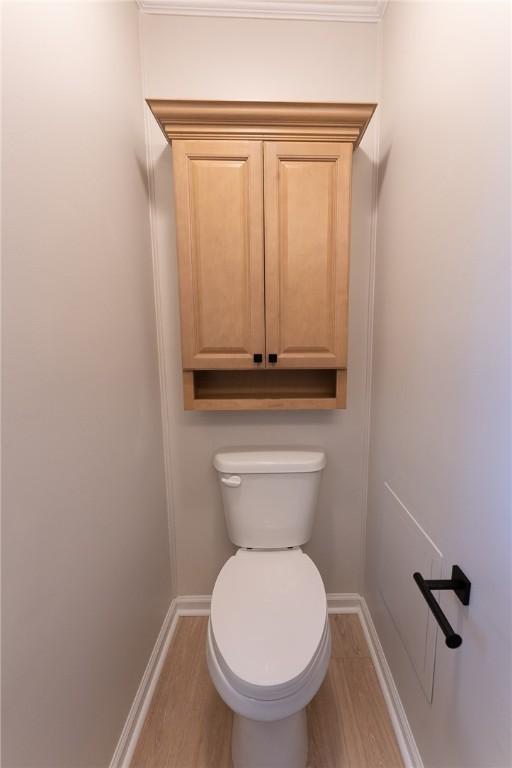 913 Berkeley Dr, Clemson, SC 29631 - bathroom featuring baseboards and wood finished floors