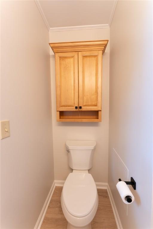 913 Berkeley Dr, Clemson, SC 29631 - bathroom featuring crown molding and wood finished floors