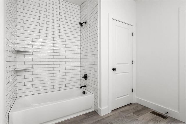 114 Hillcrest Cir, Anderson, SC 29624 - full bath with wood finished floors and shower / bathtub combination