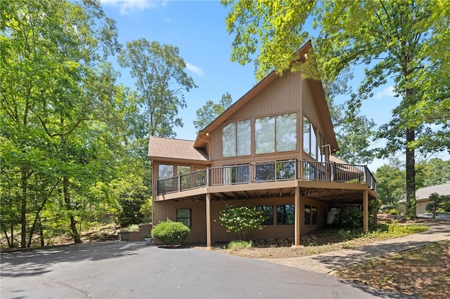 14 Windlass Ct, Salem, SC 29676 - view of front of home with a wooden deck and driveway