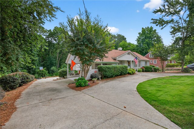 260 Riggs Dr, Clemson, SC 29631 - view of front of property with curved driveway and a front yard