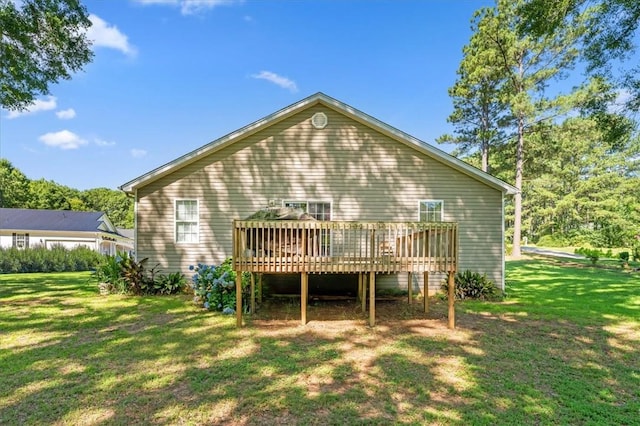 433 Shore Line Dr, Anderson, SC 29626 - back of property featuring a deck and a lawn
