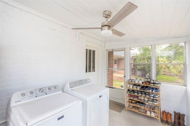 205 James St, Anderson, SC 29625 - laundry area featuring washing machine and dryer, ceiling fan, and wood ceiling