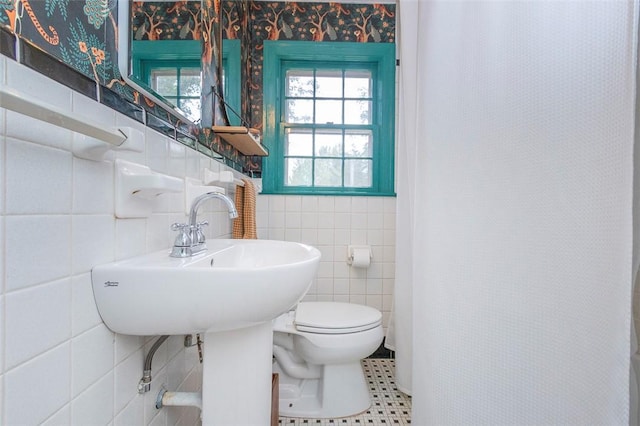 205 James St, Anderson, SC 29625 - full bathroom featuring tile walls and toilet