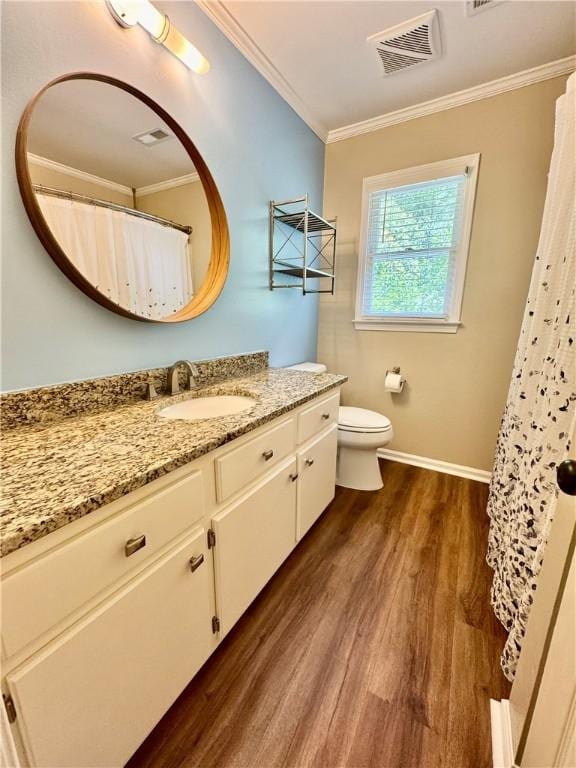 203 Catawbah Rd, Clemson, SC 29631 - full bathroom featuring wood finished floors, vanity, crown molding, and a shower with shower curtain