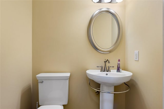 223 Inlet Pointe Dr, Anderson, SC 29625 - bathroom featuring toilet