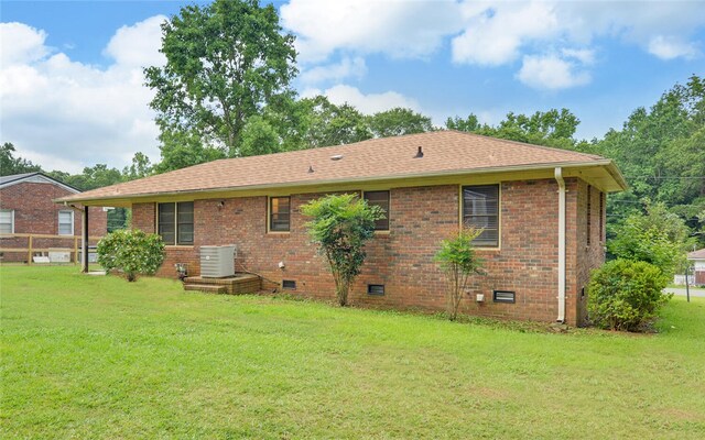 37 Cunningham Dr, Hartwell, GA 30643 - rear view of house with crawl space, a lawn, brick siding, and a shingled roof