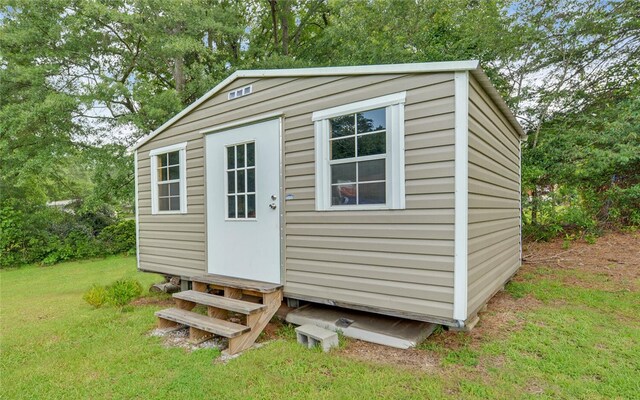 37 Cunningham Dr, Hartwell, GA 30643 - view of outdoor structure featuring entry steps and view of wooded area
