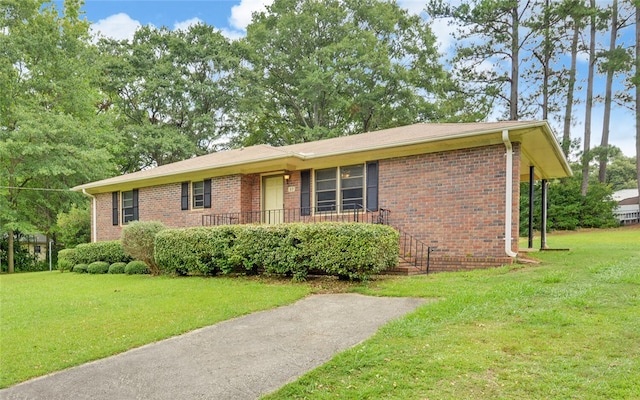 37 Cunningham Dr, Hartwell, GA 30643 - ranch-style house featuring a front yard and brick siding