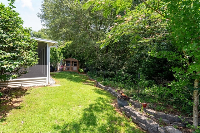 318 Weeping Willow Dr, Seneca, SC 29672 - view of green lawn featuring a sunroom
