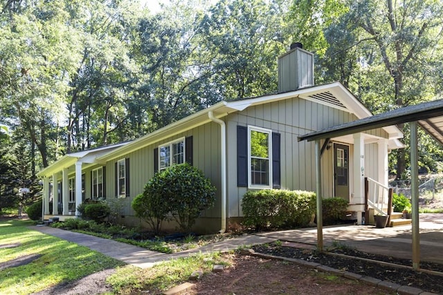 118 Nonna Ln, Seneca, SC 29678 - view of side of home with a chimney and entry steps