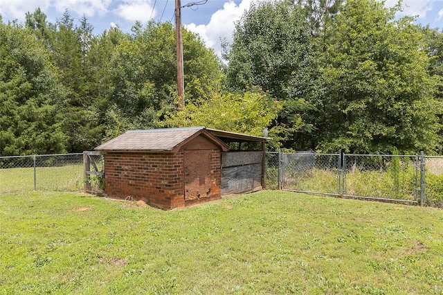 412 Singleton Rd, Anderson, SC 29625 - fenced backyard featuring an outdoor structure