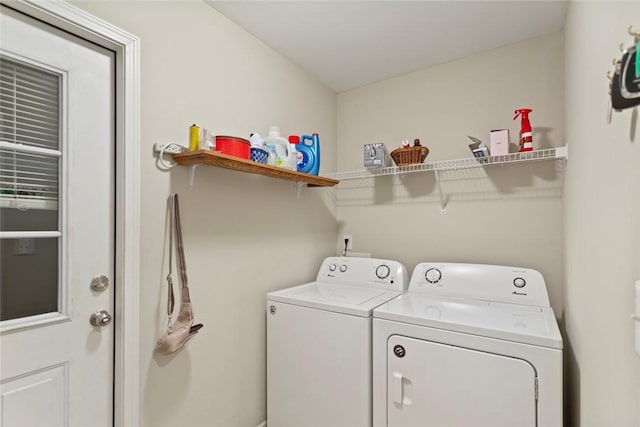 311 Buchanan Trl, Seneca, SC 29678 - laundry area featuring independent washer and dryer