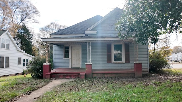 607 Piedmont Ave, Anderson, SC 29625 - bungalow-style home with a porch and a shingled roof