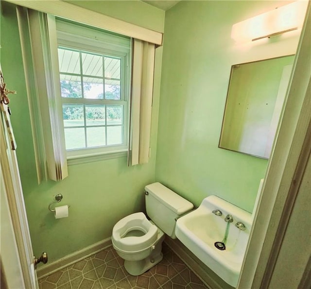 150 Prater Dr, Seneca, SC 29678 - half bath with toilet and baseboards