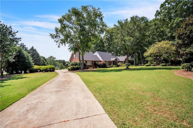 105 Wren Crossing Ct, Easley, SC 29642 - view of front of property featuring a front lawn and driveway