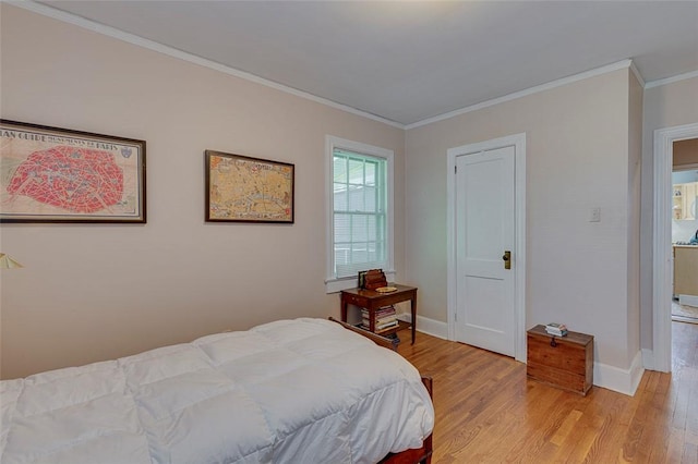 118 Glenwood Ave, Anderson, SC 29625 - bedroom with light wood finished floors and ornamental molding