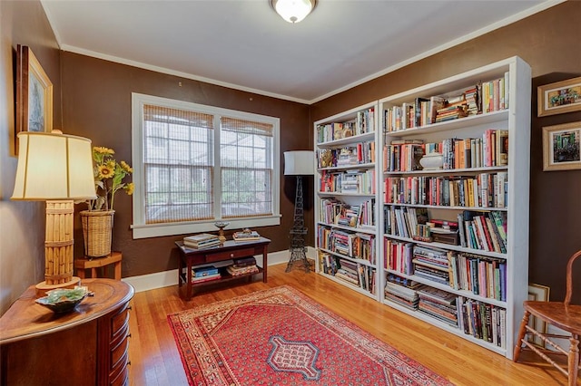 118 Glenwood Ave, Anderson, SC 29625 - sitting room featuring wood finished floors and ornamental molding