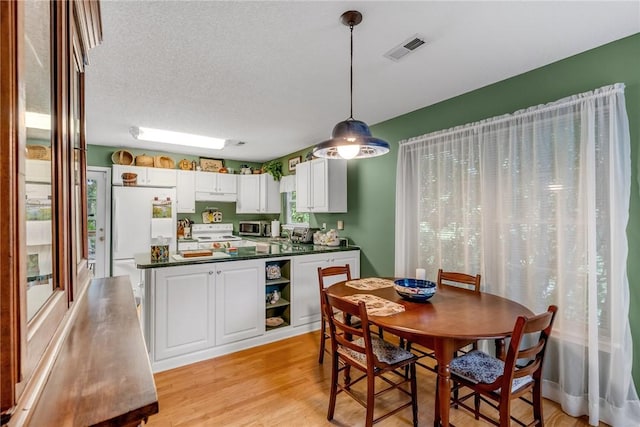118 Grand Oak Cir, Pendleton, SC 29670 - dining area featuring light wood-type flooring