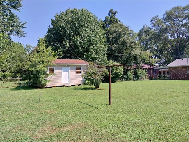 202 Ashley Ave, Anderson, SC 29624 - view of grassy yard featuring an outdoor structure
