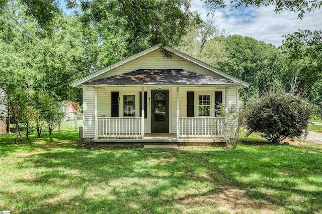 500 Grant St, Easley, SC 29640 - bungalow-style home with covered porch and a front lawn