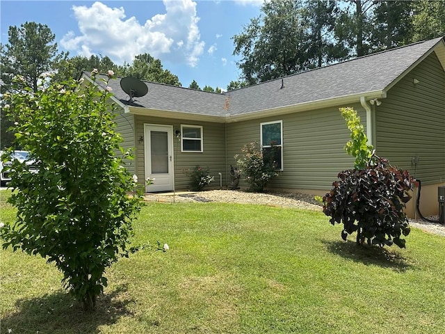 118 Branch St, Walhalla, SC 29691 - back of house featuring a yard and roof with shingles