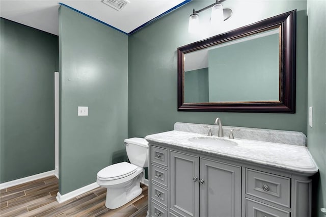 210 Briarcliff Rd, Central, SC 29630 - bathroom featuring wood finish floors and vanity