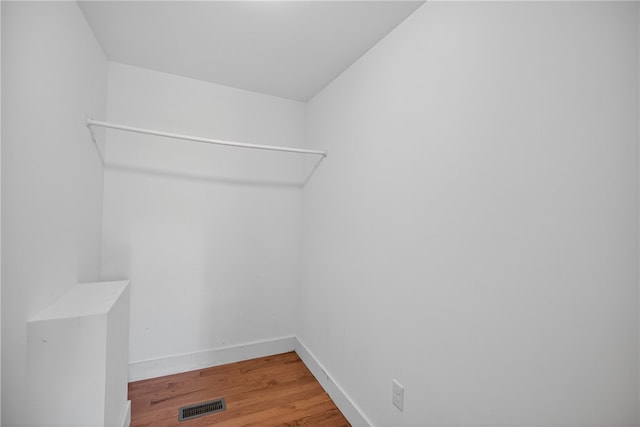323 Indian Trl, Salem, SC 29676 - walk in closet featuring wood finished floors