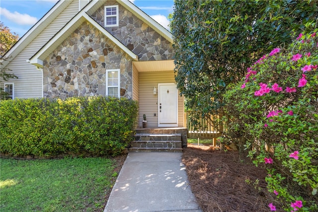 168 Wilderness Pt, Hartwell, GA 30643 - view of front of house with stone siding