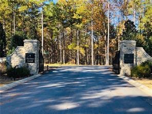 216 Harbor Point Rd, Seneca, SC 29672