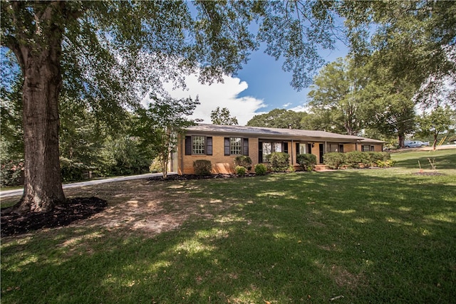 303 Robinall Dr, Easley, SC 29642 - photo 2