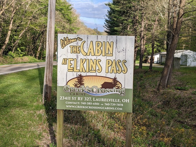 view of community / neighborhood sign