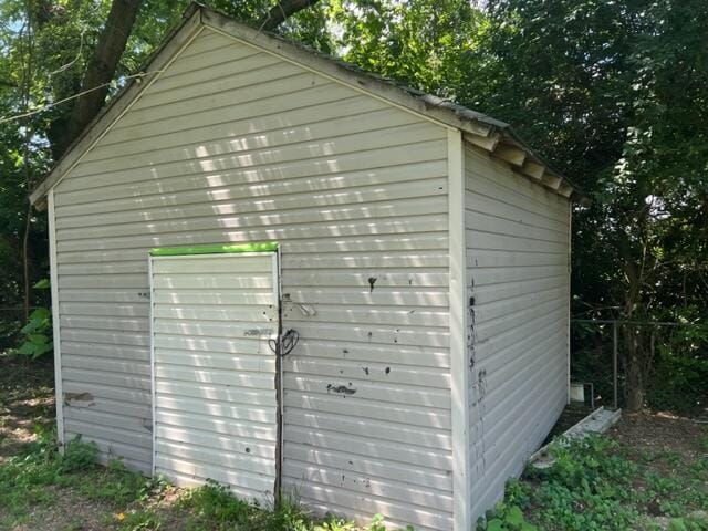 view of outbuilding