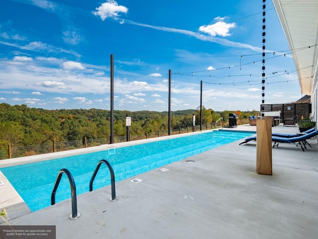 view of swimming pool