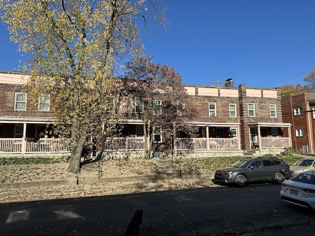 view of front facade with a porch