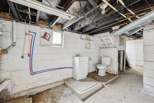 1366 Oakwood Ave, Columbus, OH 43206 - view of basement