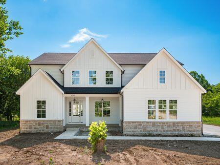 view of front of house with covered porch