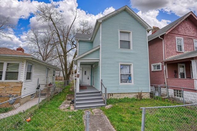 view of front of house featuring a front yard