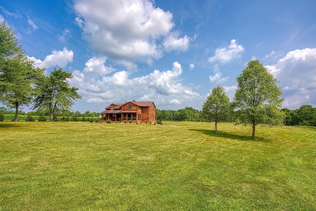 view of yard featuring a rural view