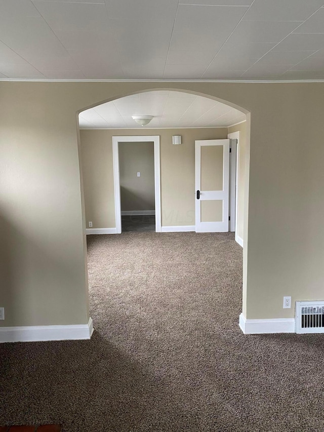 view of carpeted spare room